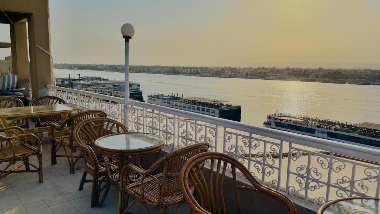 Merry Land Hotel & Roof Top Nile Restaurant Luxor Eksteriør billede