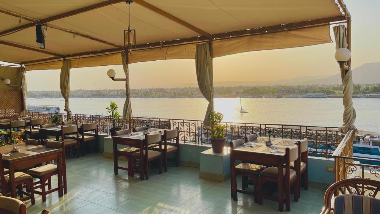 Merry Land Hotel & Roof Top Nile Restaurant Luxor Eksteriør billede