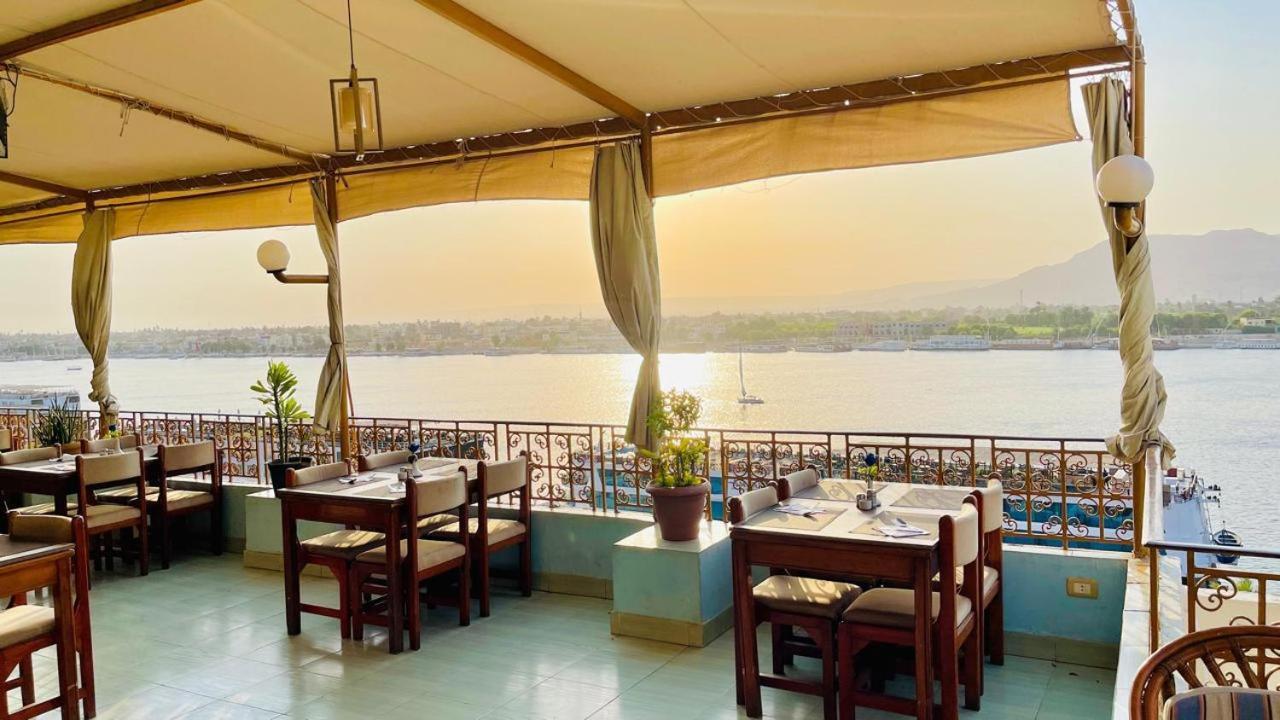Merry Land Hotel & Roof Top Nile Restaurant Luxor Eksteriør billede