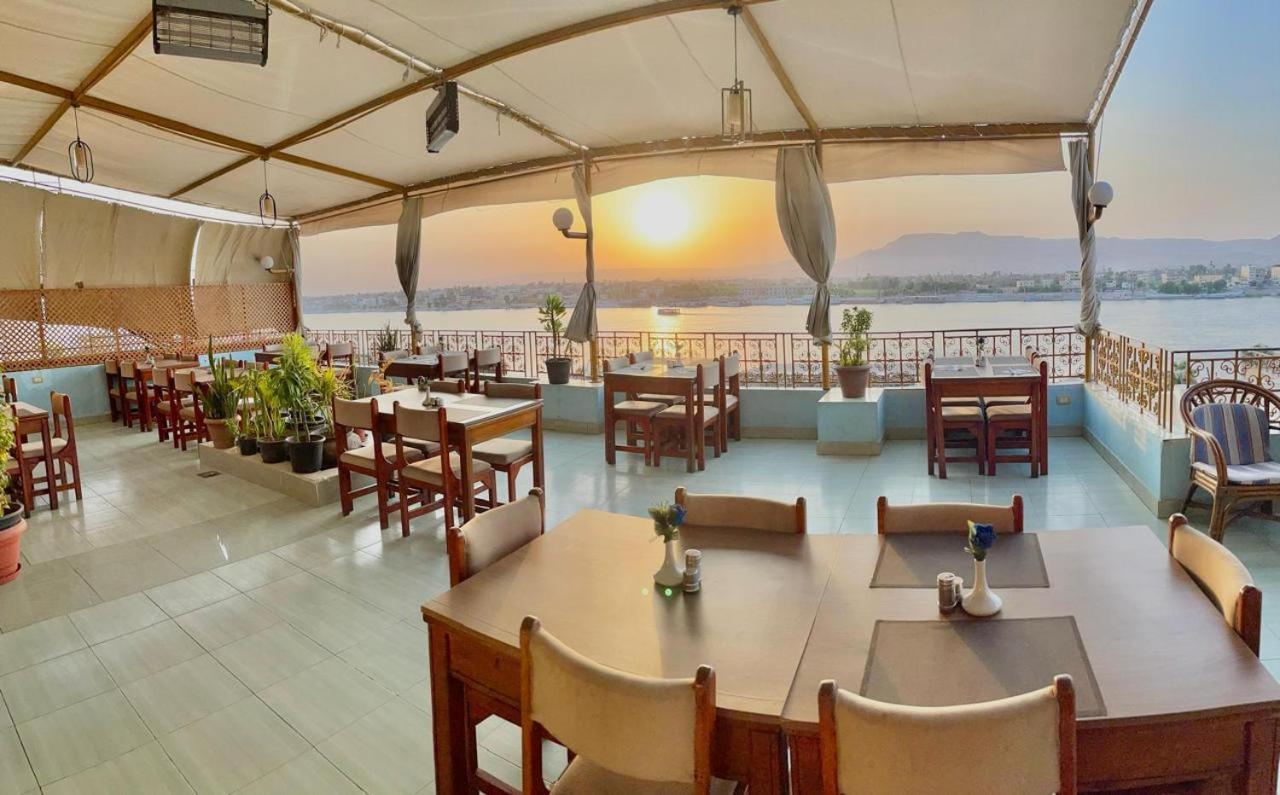Merry Land Hotel & Roof Top Nile Restaurant Luxor Eksteriør billede